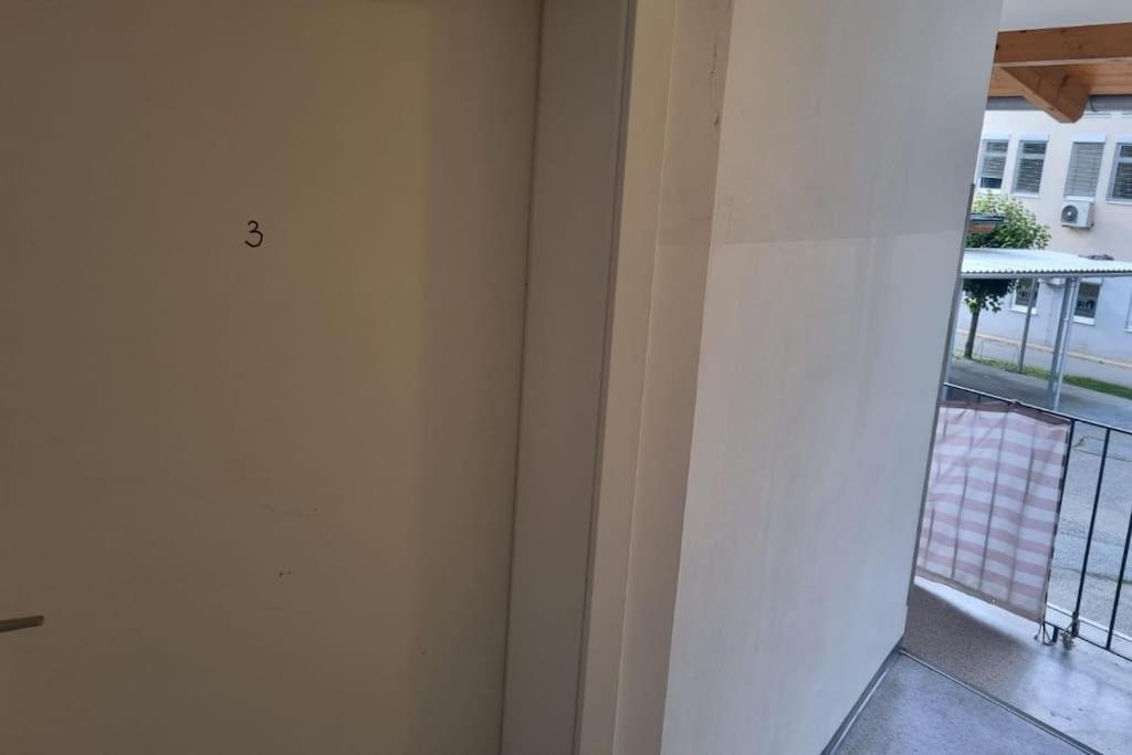 Apartment Mit 2 Betten Inklusive Gratis Parkplatz กราซ ภายนอก รูปภาพ